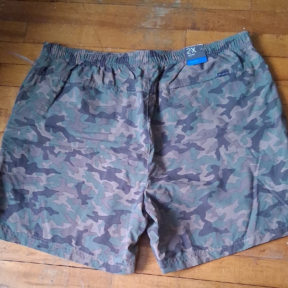 NWT Columbia 2X Camo Shorts